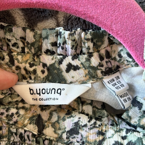 Fun print blouse - Picture 4 of 4